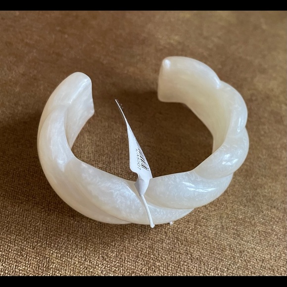 NEW J. Crew Resin Cuff Bracelet - M/L - Picture 2 of 7